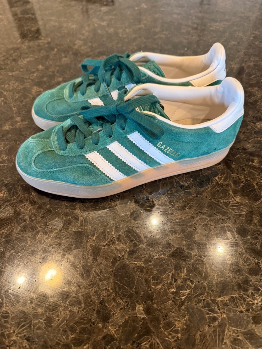 Adidas Gazelle Suede Sneakers in green and White - Women